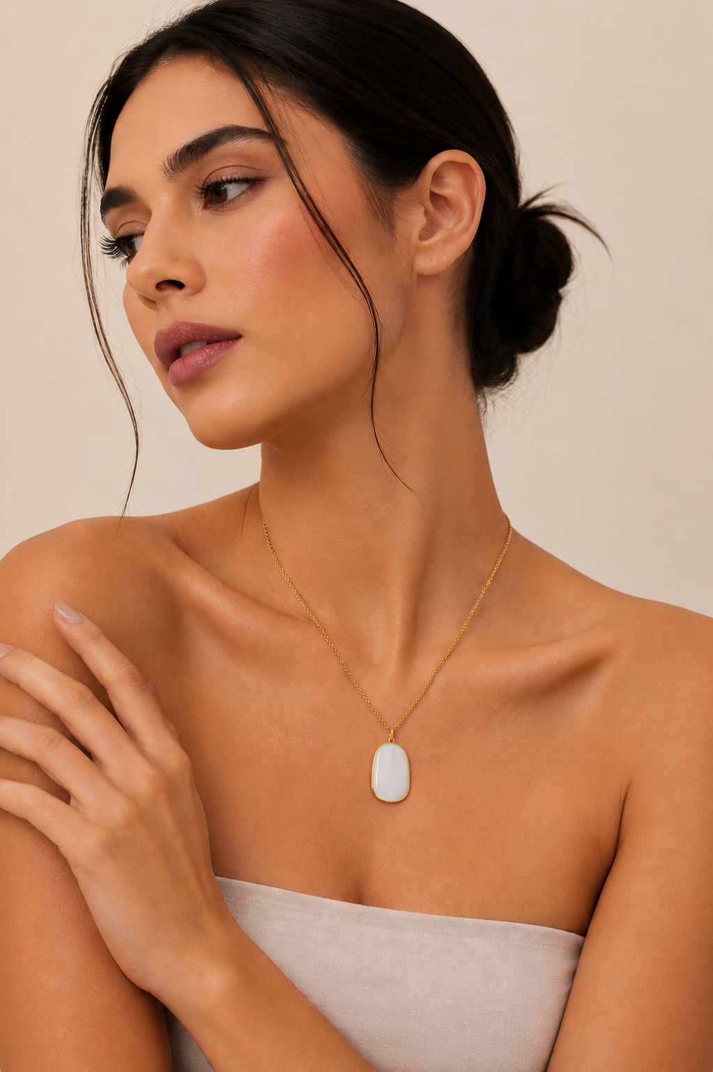 Luna Blanca Necklace - Image 2