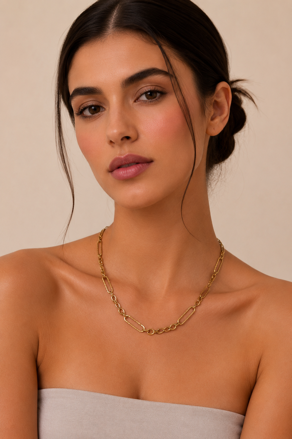 Valentina Chain Necklace - Image 2