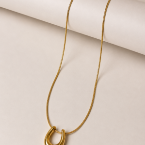 Noir Éclipse Necklace
